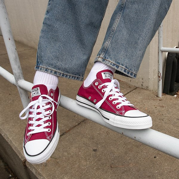 Converse Chuck Taylor All Star Low-Top Sneakers - Maroon