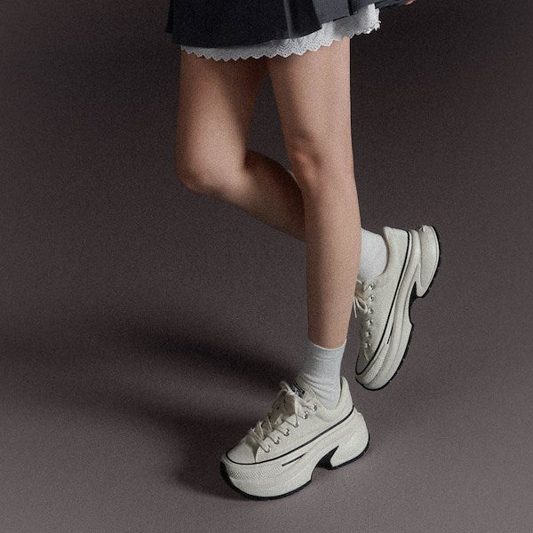 Converse Run Star Crush Low-Top Sneakers - Egret / Egret / Black